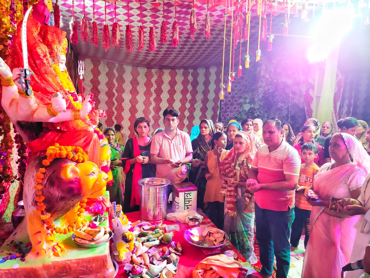 शिव भूमिया मंदिर पर लगी मॉ की चौकी में हुई मॉं ब्रहमचारिणी की पूजा-अर्चना